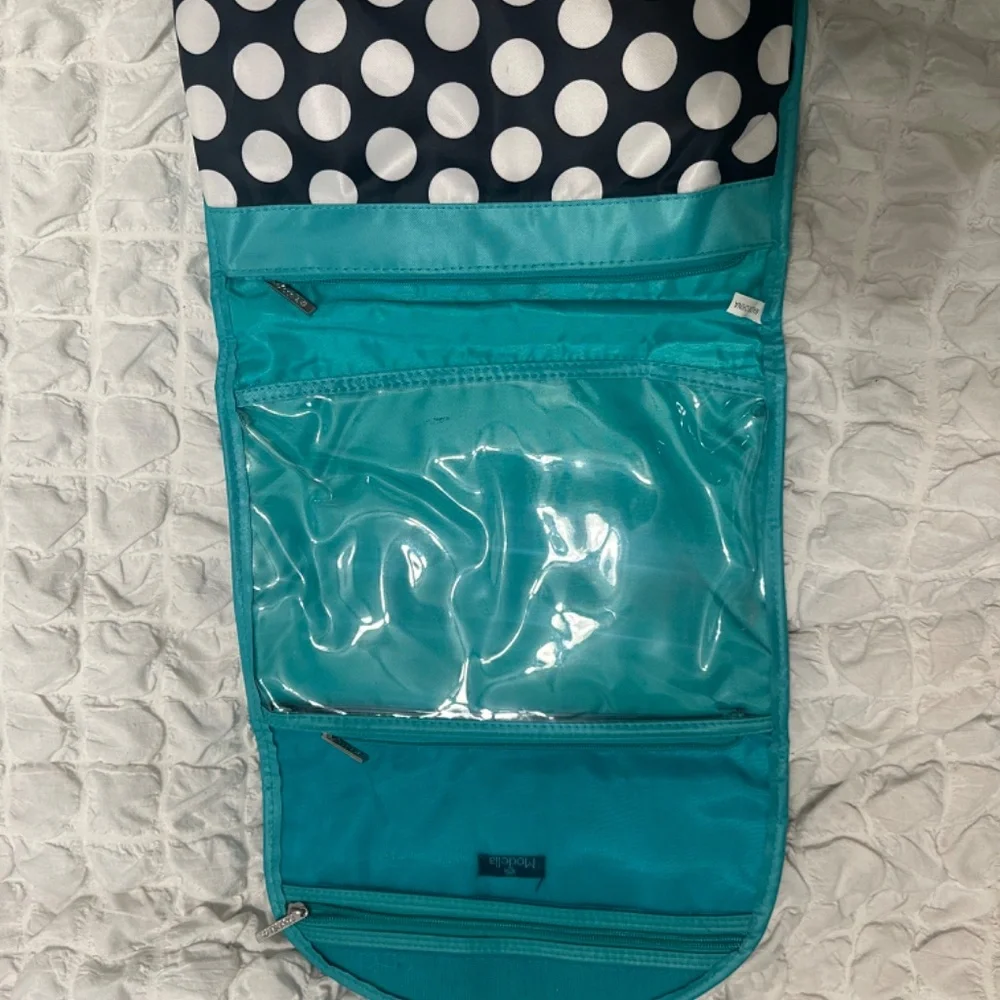 Hanging makeup/skincare travel organizer